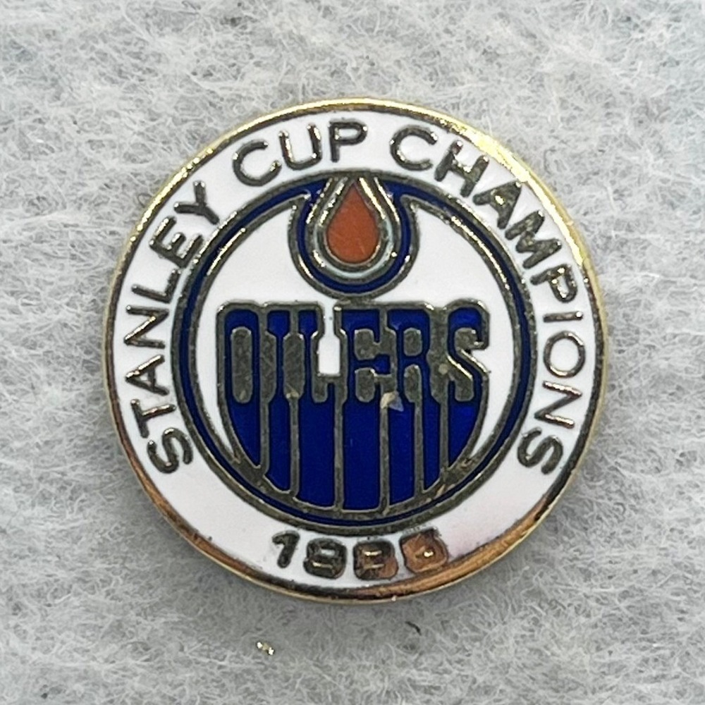 🔮 5/$25 Vintage NHL Edmonton Oilers Stanley Cup Champions 1985 Pin